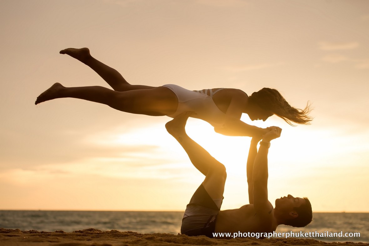 honeymoon coule photoshoot at mai khao beach phuket