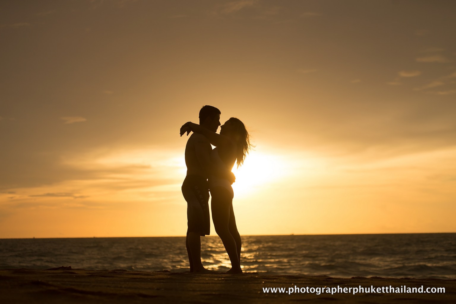 honeymoon coule photoshoot at mai khao beach phuket