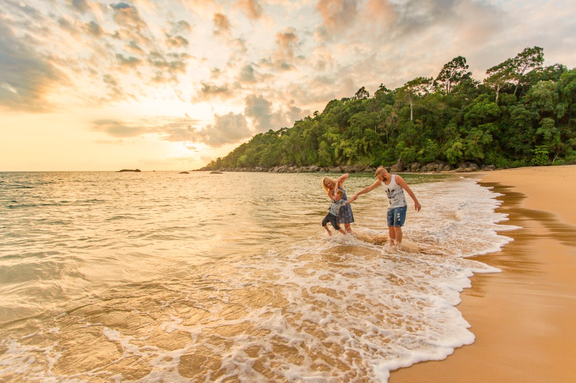 family photoshoot at khaolak phangnga thailand