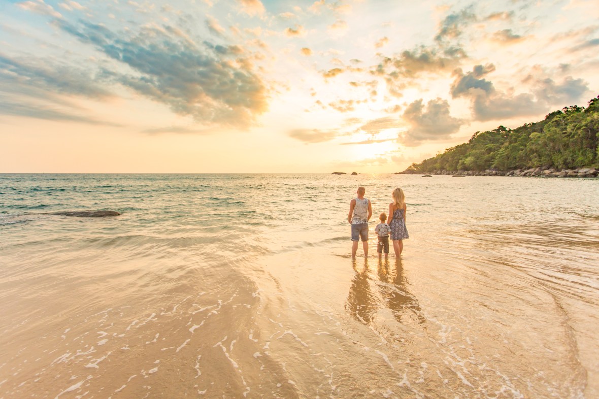 family photoshoot at khaolak phangnga thailand