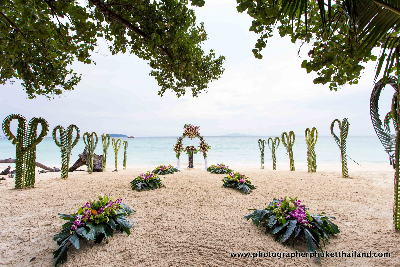 elopement wedding photoshoot at laem tong beach phi phi island krabi