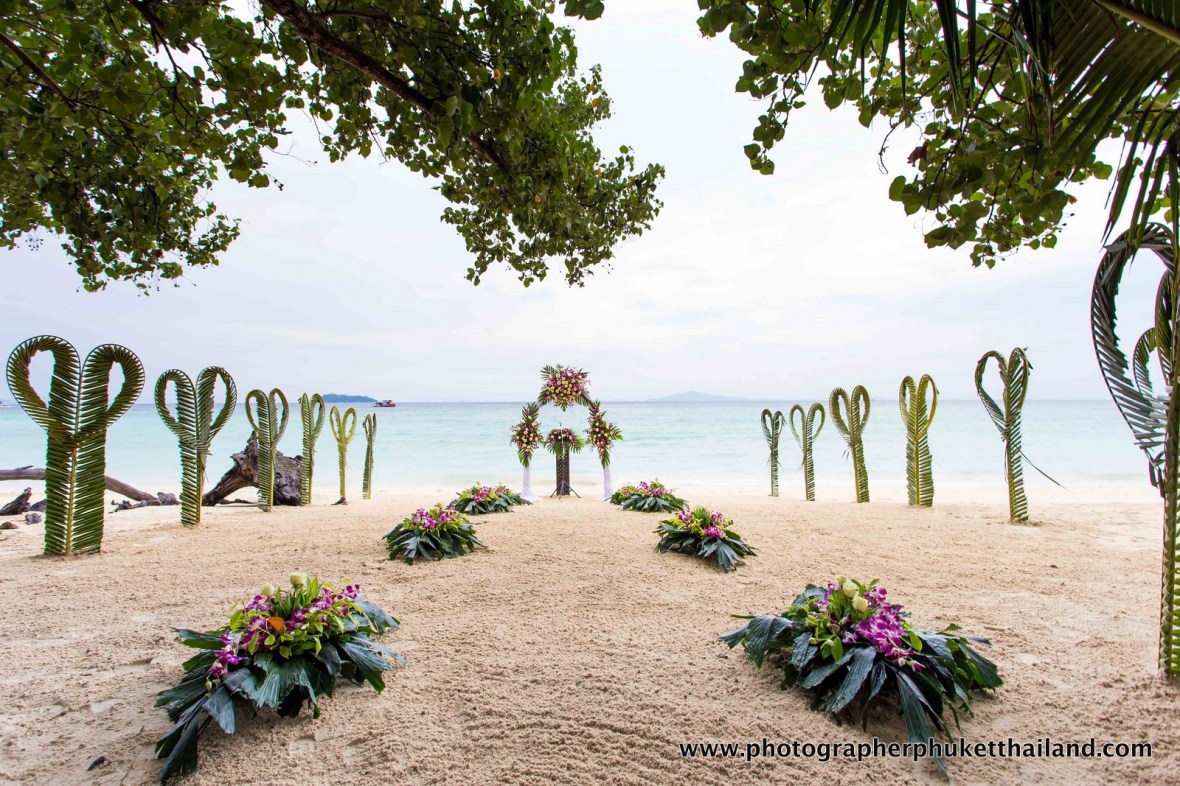 elopement wedding photoshoot at laem tong beach phi phi island krabi