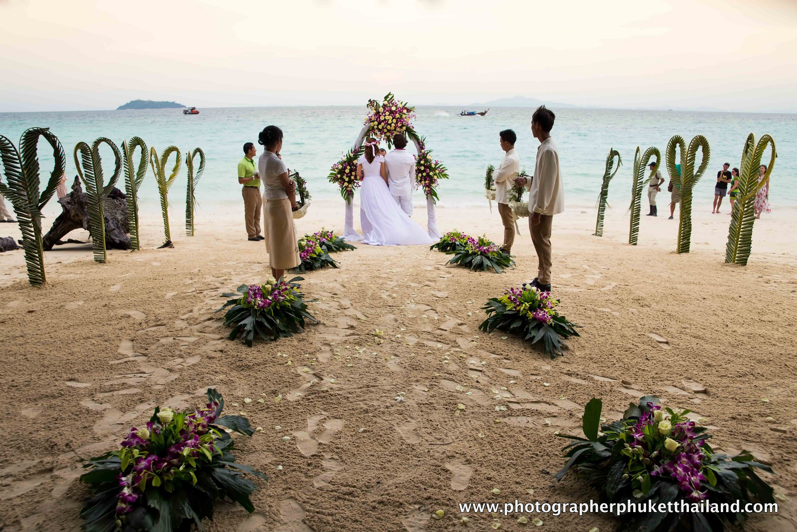 elopement wedding photoshoot at laem tong beach phi phi island krabi