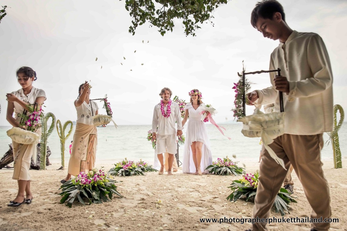 wedding photography in phuket krabi phangnga Thailand if you're looking for photographer please contact us www.photographerphukethailand.com