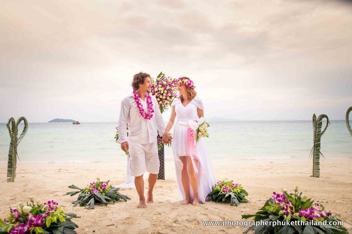 wedding photography in phuket krabi phangnga Thailand if you're looking for photographer please contact us www.photographerphukethailand.com