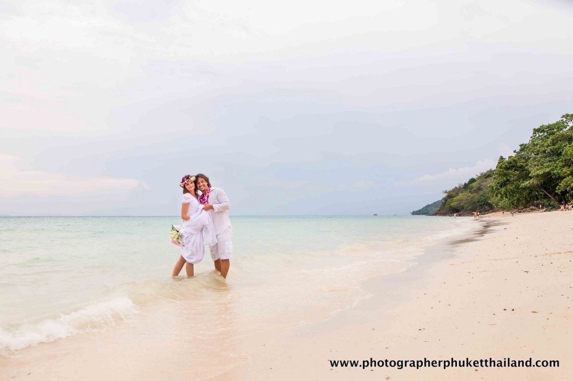 wedding photography in phuket krabi phangnga Thailand if you're looking for photographer please contact us www.photographerphukethailand.com