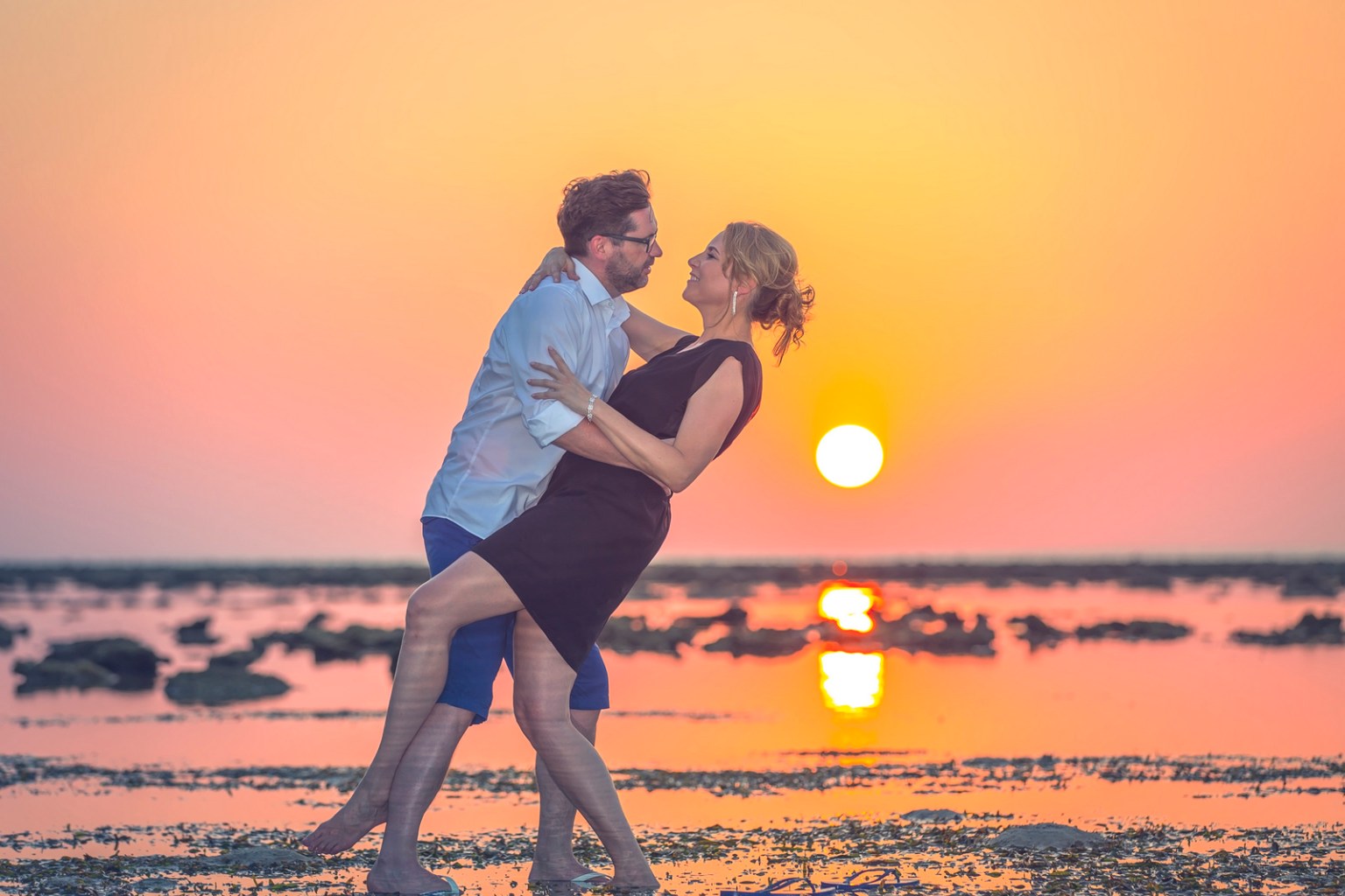 Honeymoon couple photoshoot at koh pling Nai yang beach Phuket