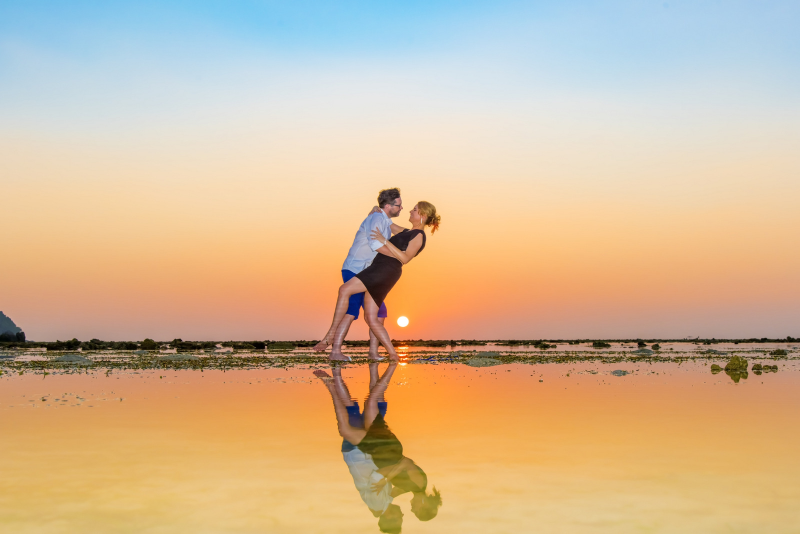 Honeymoon couple photoshoot at koh pling Nai yang beach Phuket