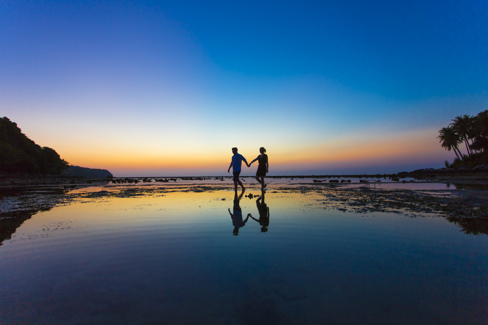 Honeymoon couple photoshoot at koh pling Nai yang beach Phuket