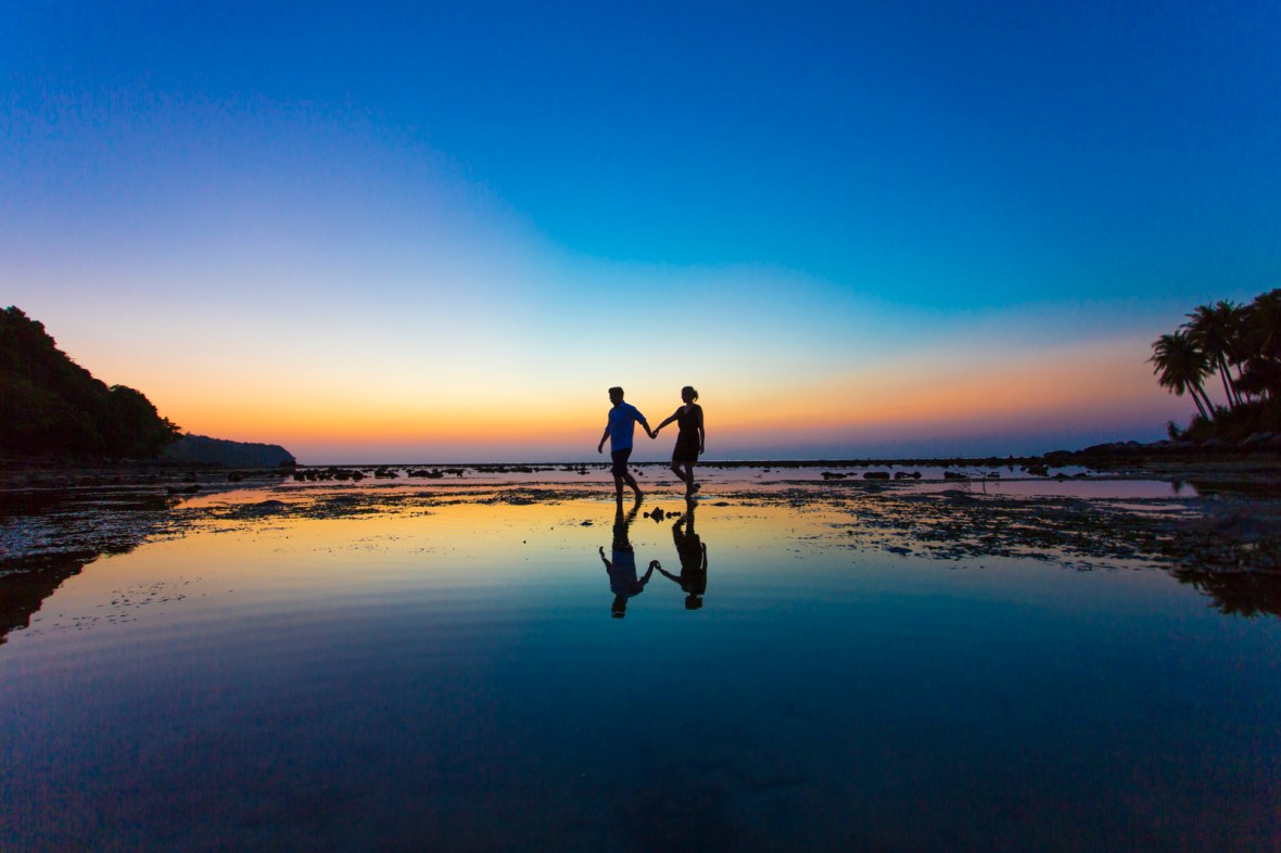 Honeymoon couple photoshoot at koh pling Nai yang beach Phuket