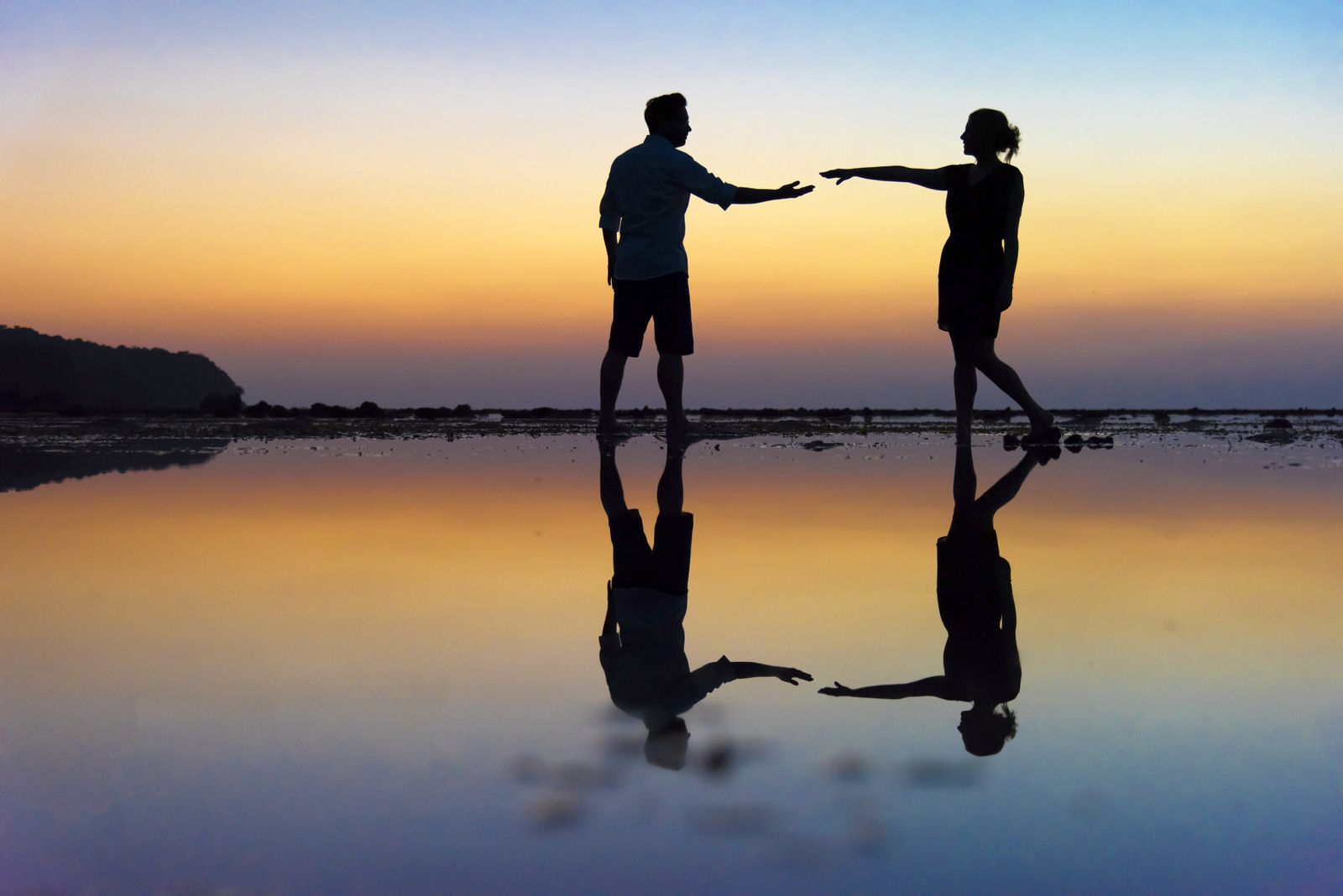 Honeymoon couple photoshoot at koh pling Nai yang beach Phuket