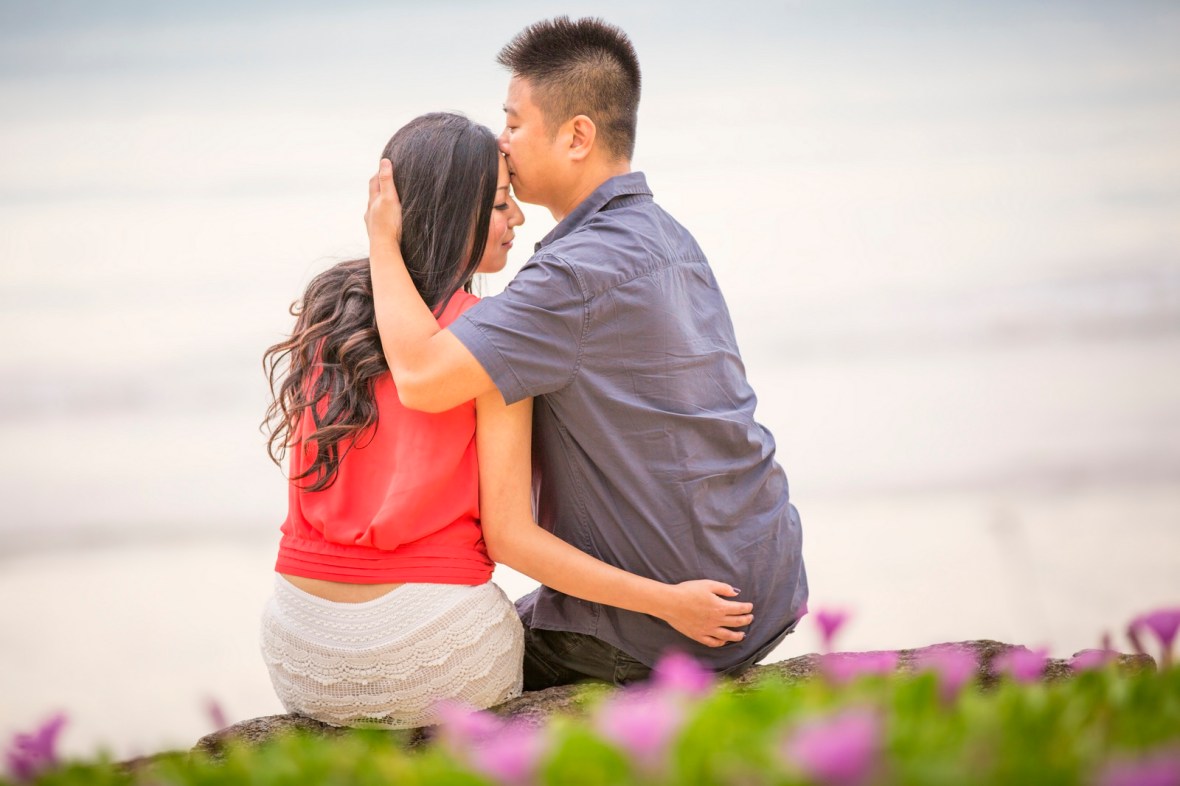 honeymoon couple photoshoot at kamala beach phuket
