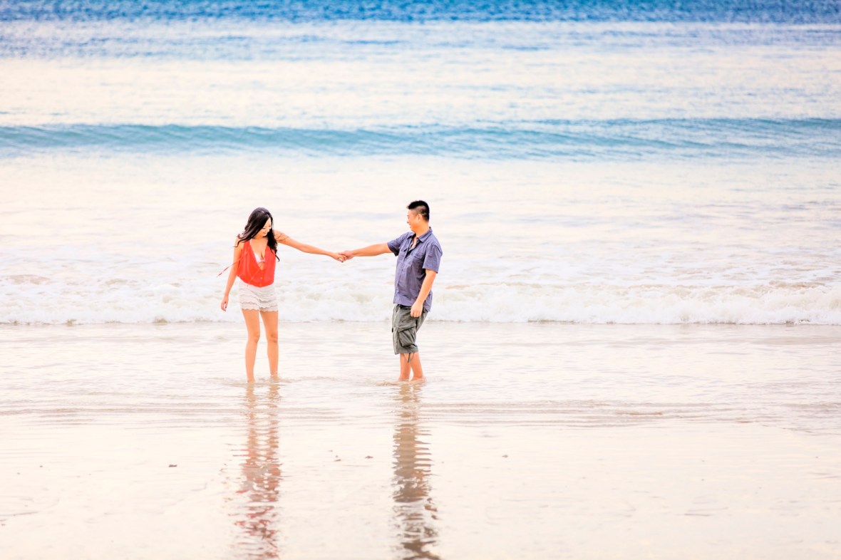 honeymoon couple photoshoot at kamala beach phuket
