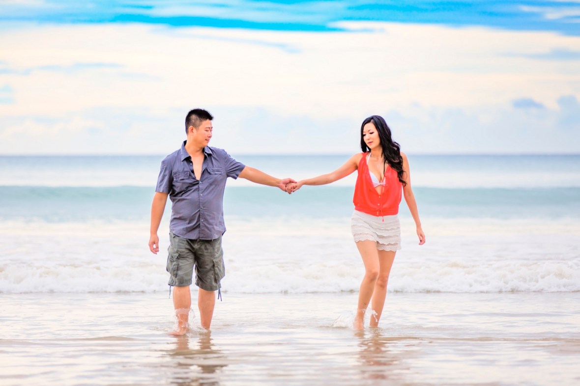 honeymoon couple photoshoot at kamala beach phuket