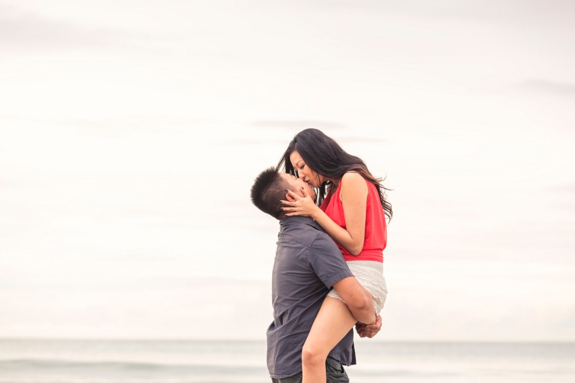 honeymoon couple photoshoot at kamala beach phuket