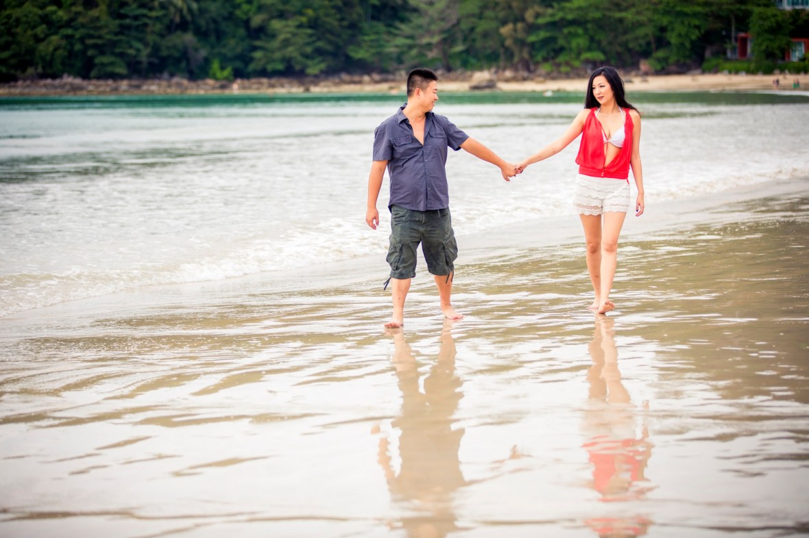 honeymoon couple photoshoot at kamala beach phuket