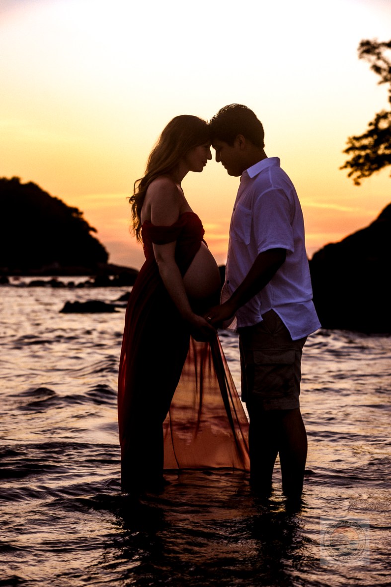 maternity-photography-kata-beach-phuket photographer