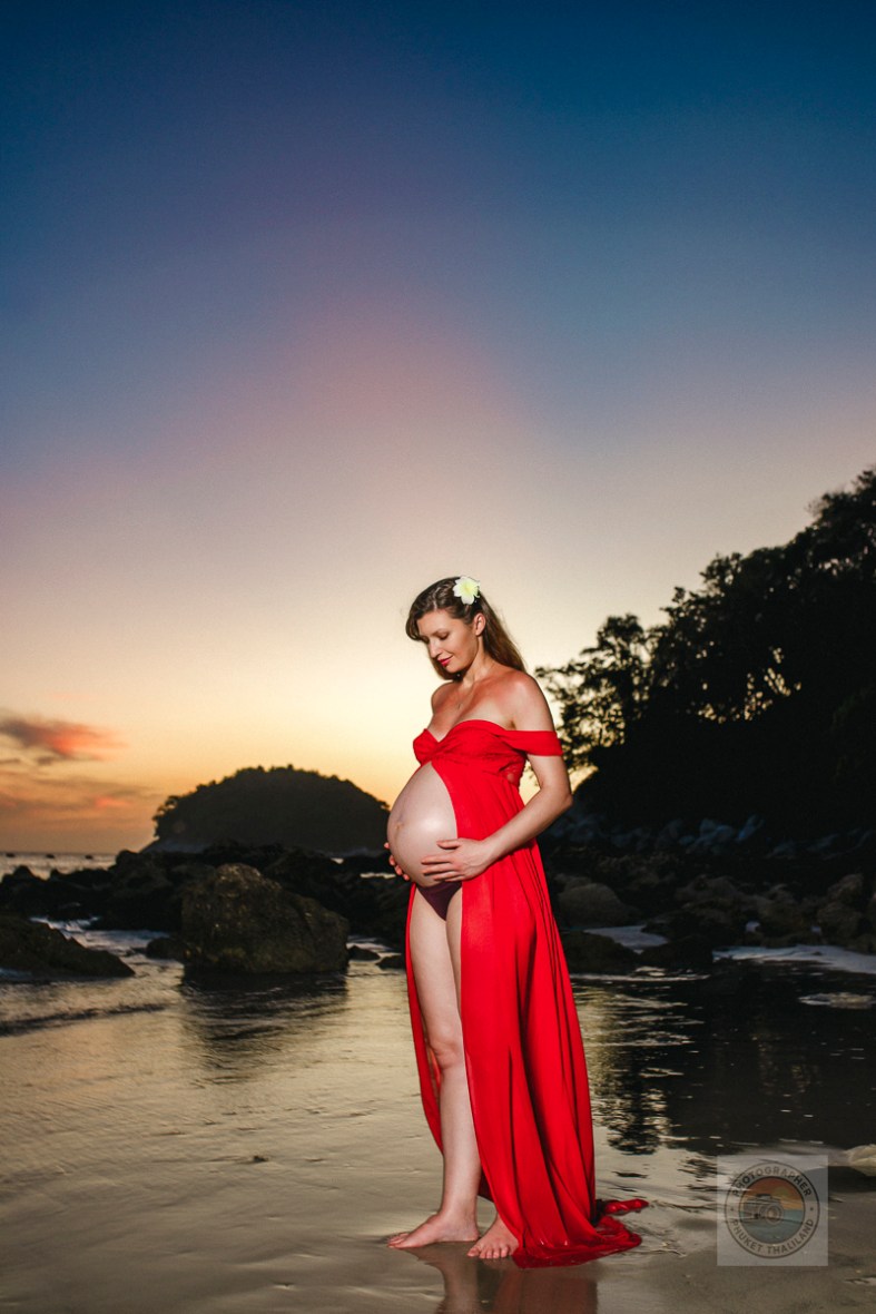 maternity-photography-Nui-beach-phuket photographer