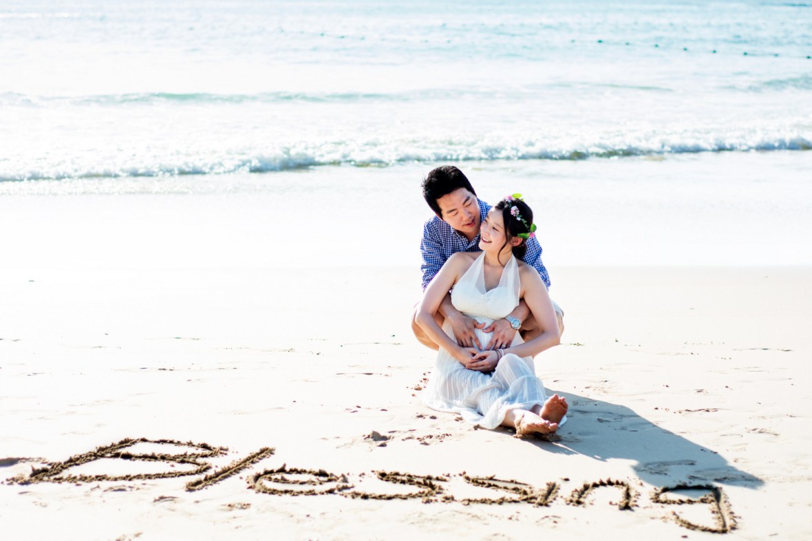 maternity photo session at kata noi beach Phuket Thailand