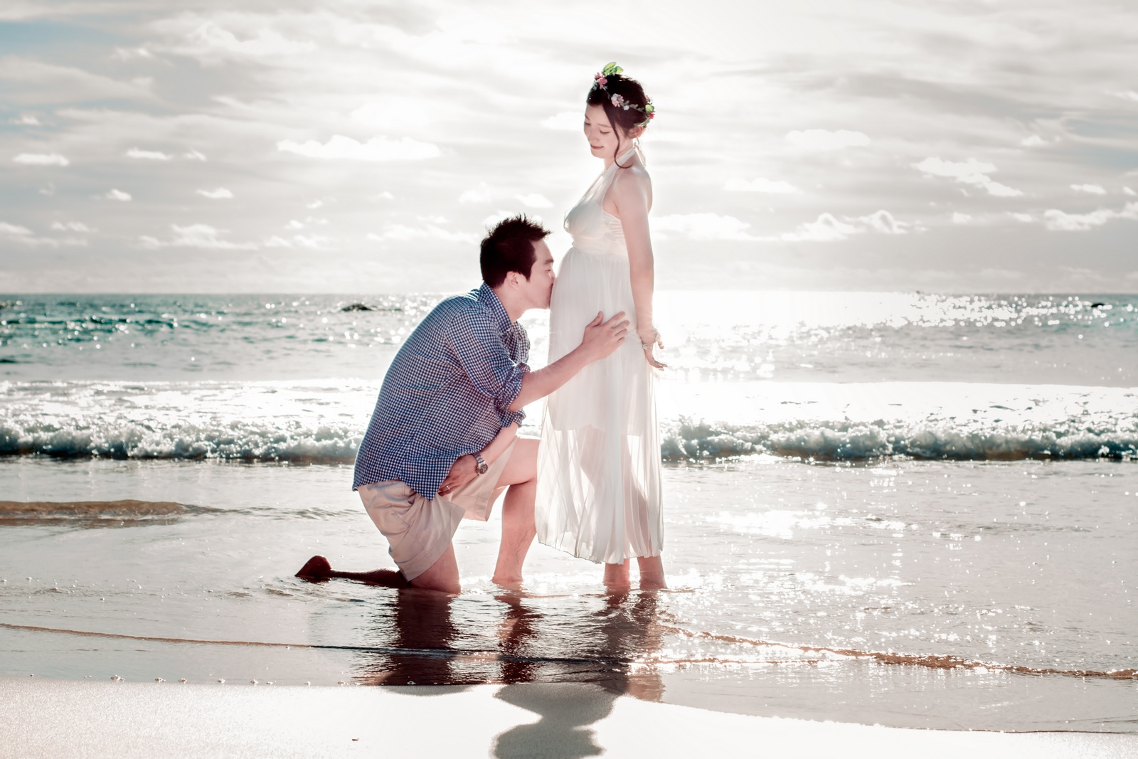 maternity photo session at kata noi beach Phuket Thailand