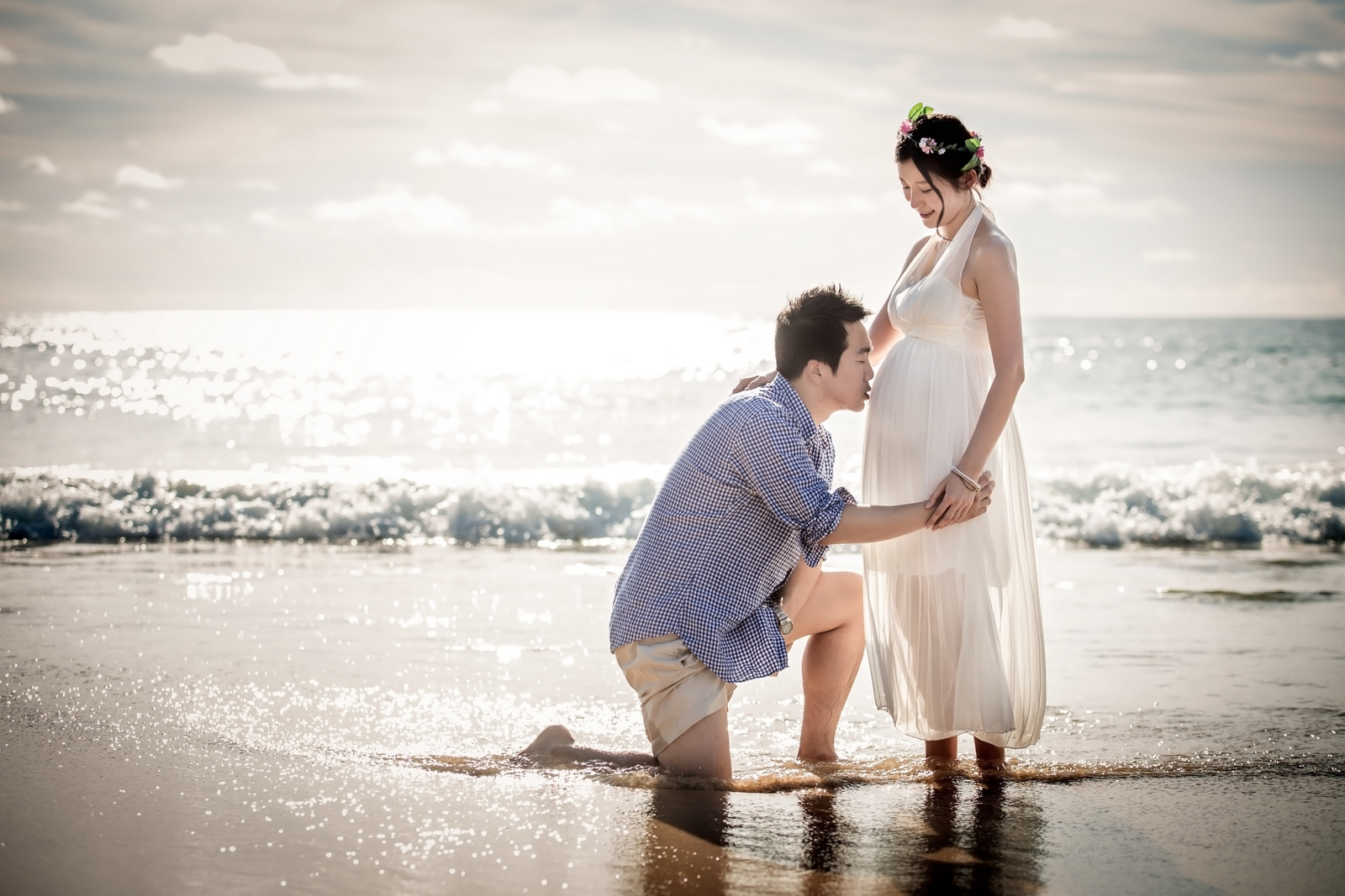 maternity photo session at kata noi beach Phuket Thailand