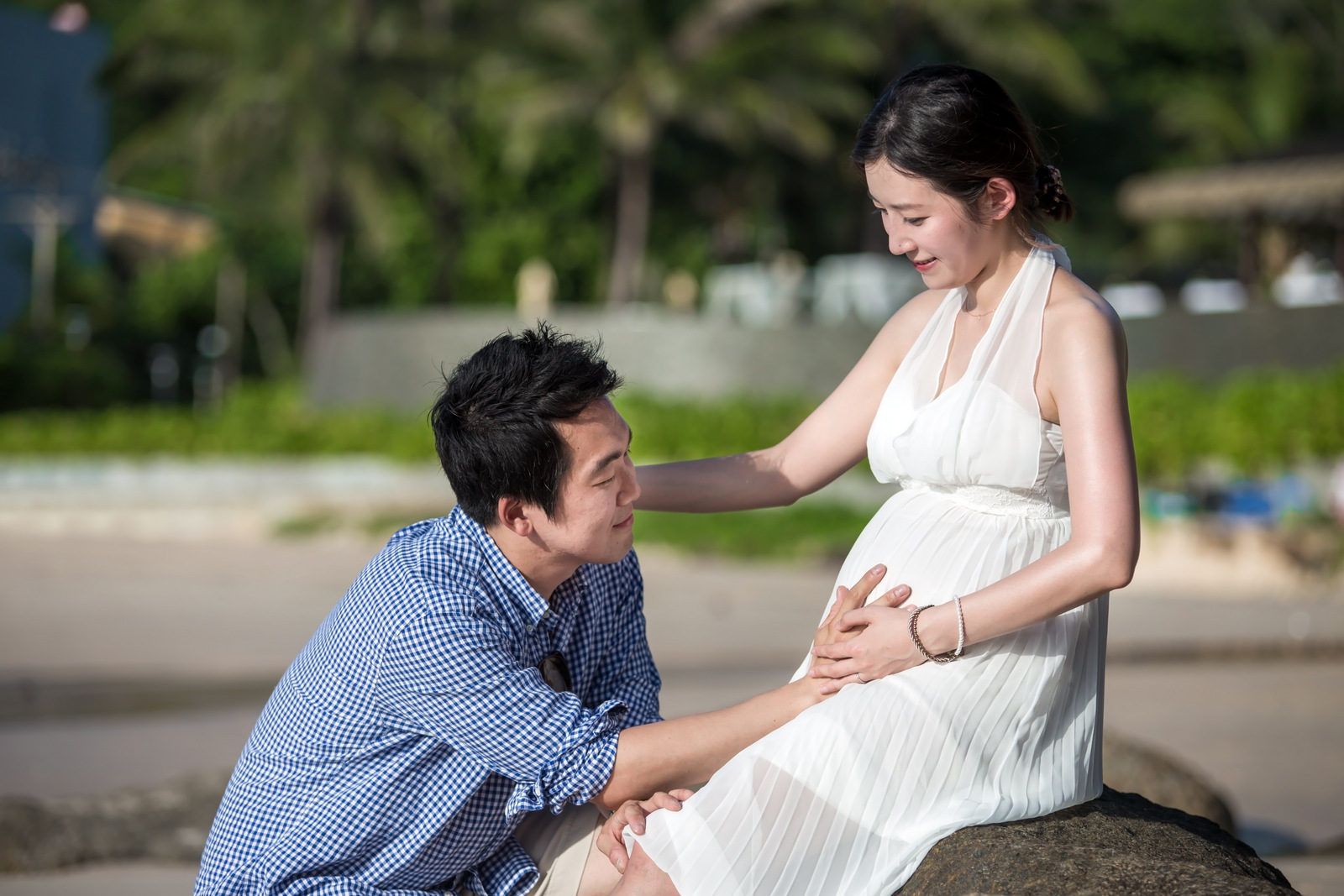 maternity photo session at kata noi beach Phuket Thailand