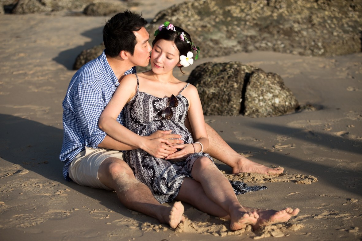 maternity photo session at kata noi beach Phuket Thailand