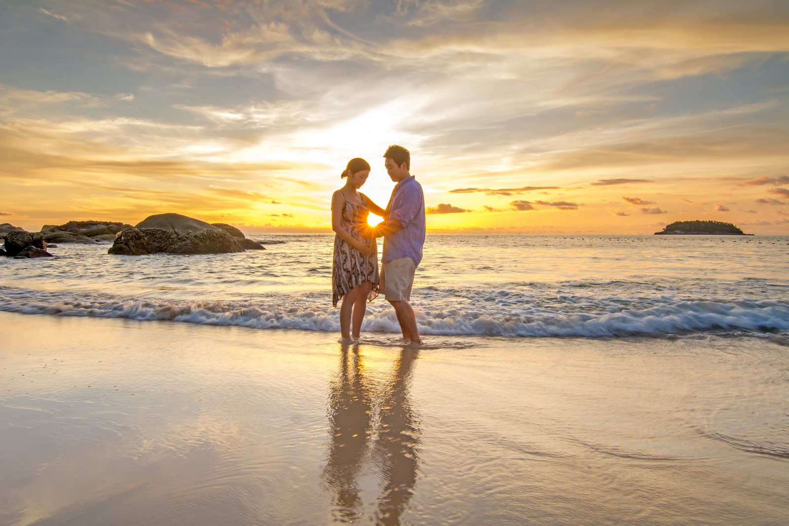maternity photo session at kata noi beach Phuket Thailand