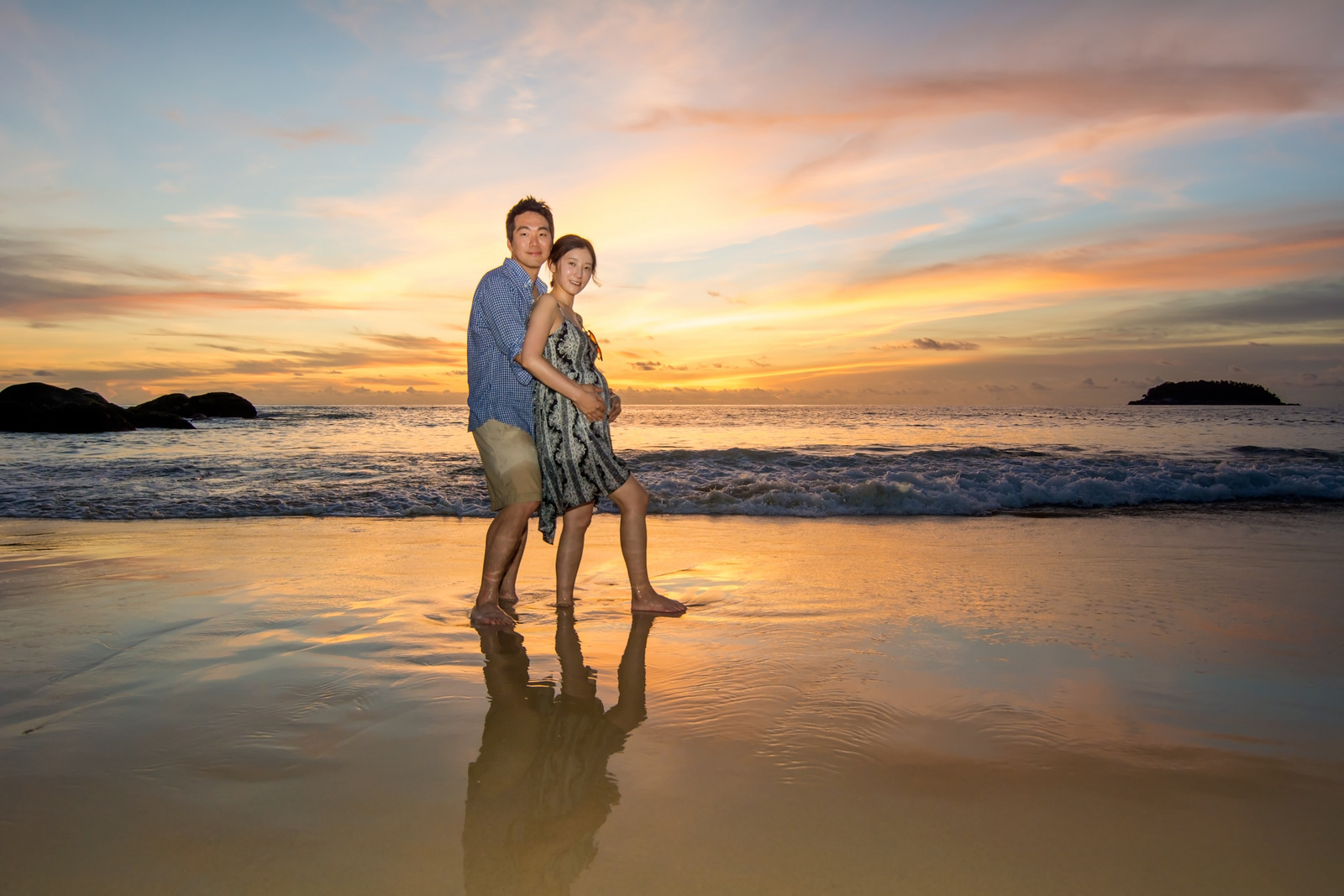 maternity photo session at kata noi beach Phuket Thailand