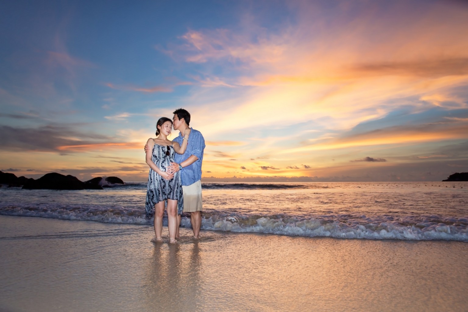 maternity photo session at kata noi beach Phuket Thailand