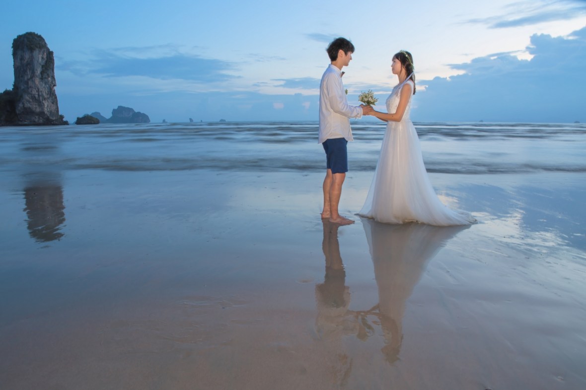 POST WEDDING PHOTOGRAPHY AT KRABI THAILAND