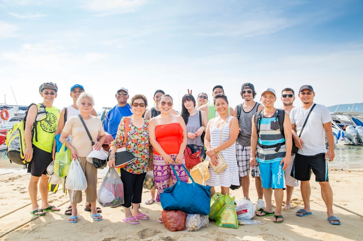 reunion family photo session at Racha island phuket thailand-003
