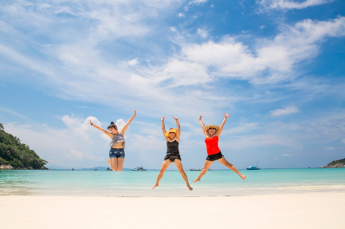 reunion family photo session at Racha island phuket thailand