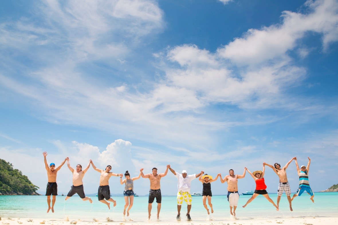 reunion family photo session at Racha island phuket thailand