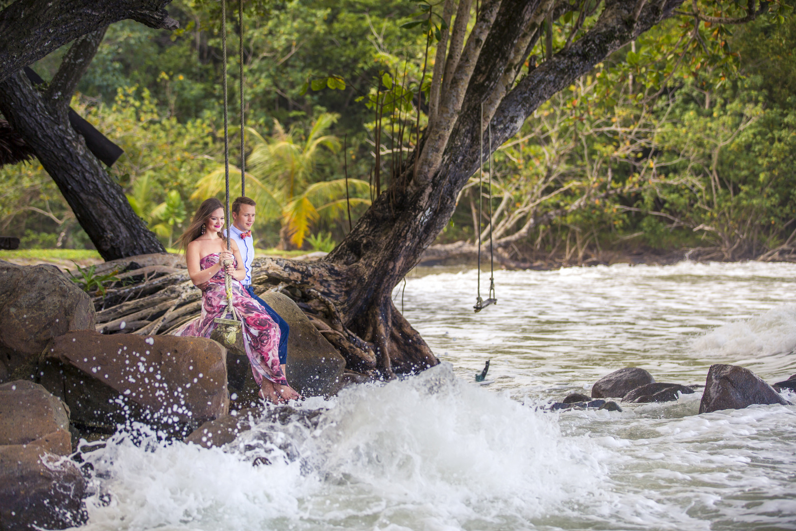 post wedding photo shooting at khao lak