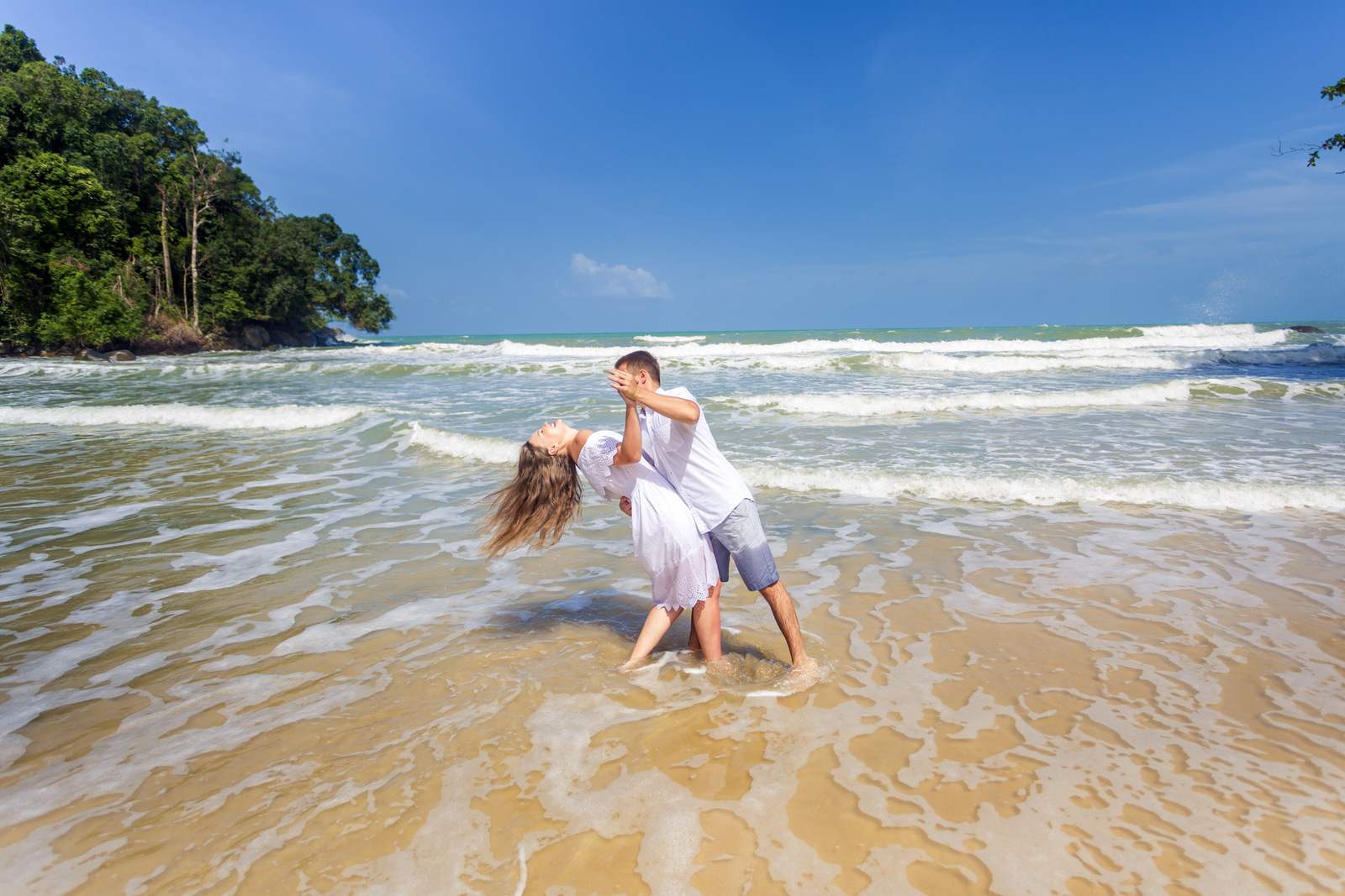 post wedding photo shooting at khao lak