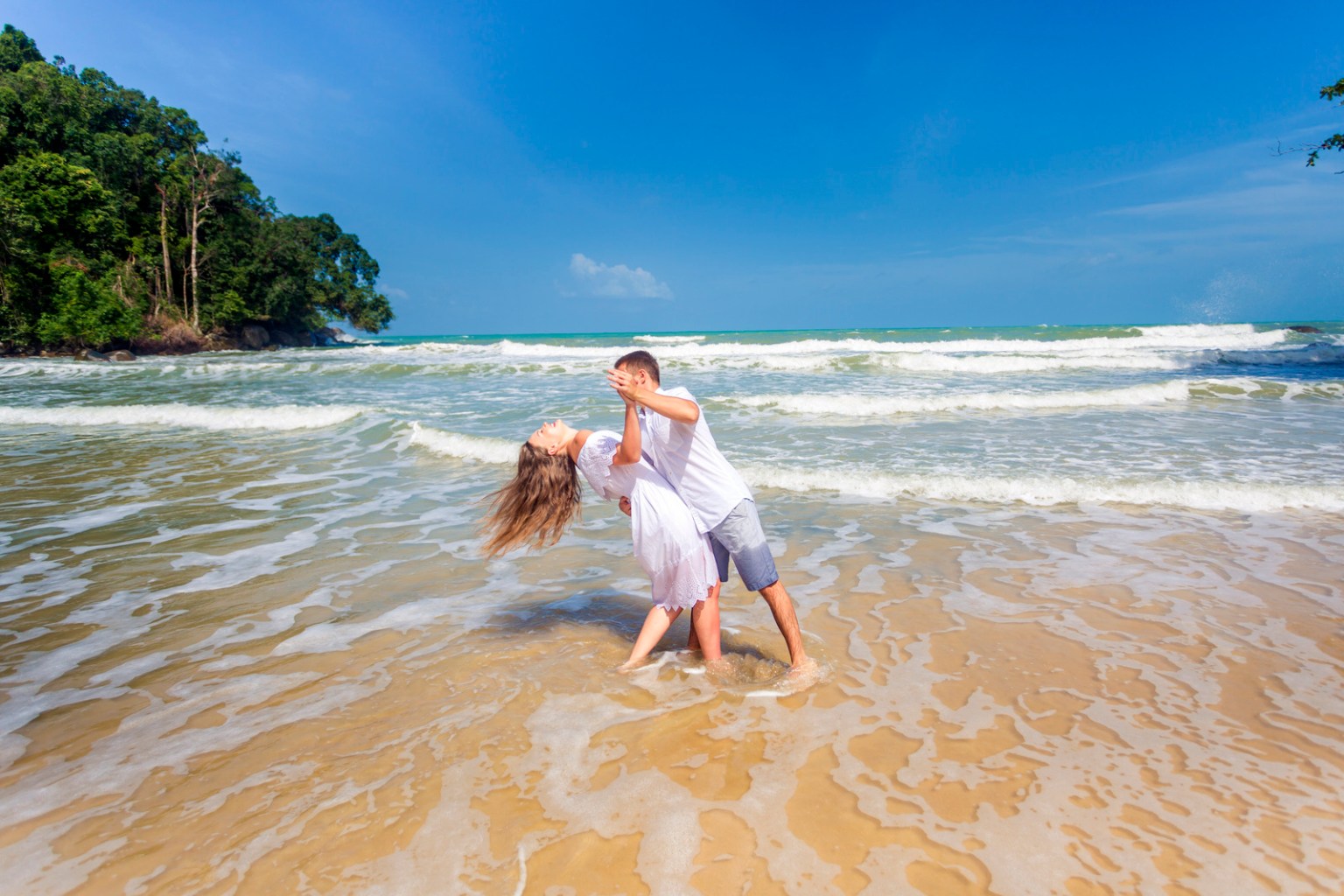 post wedding photo shooting at khao lak