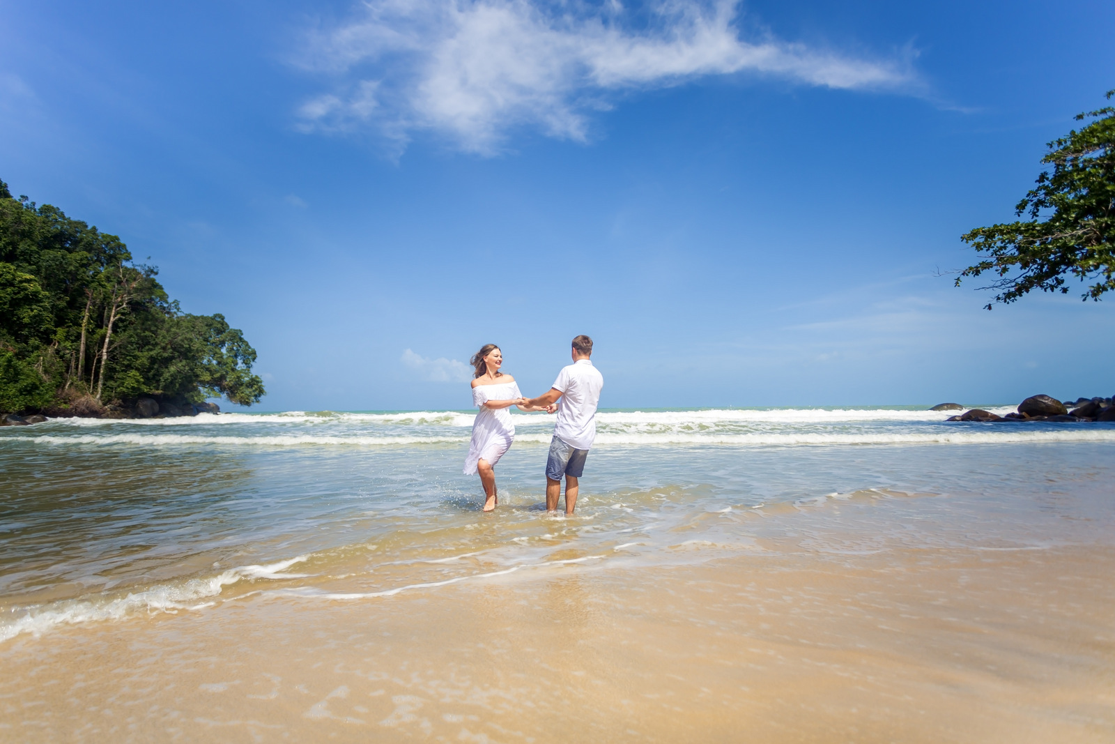 post wedding photo shooting at khao lak