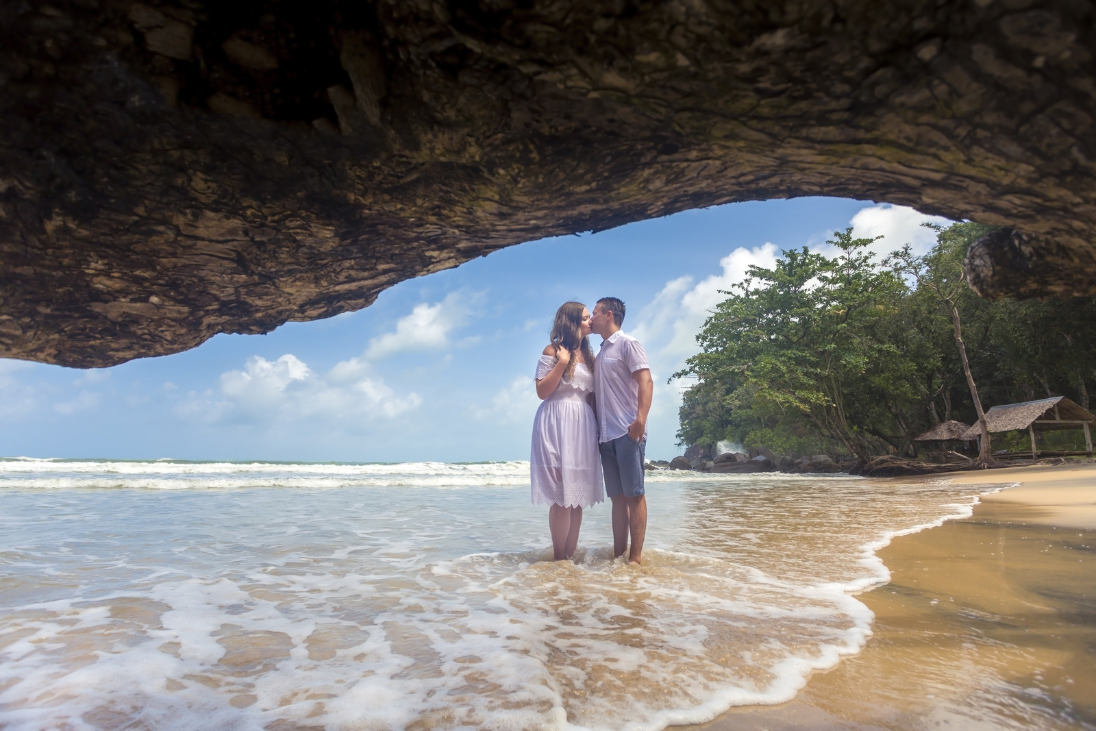 post wedding photo shooting at khao lak