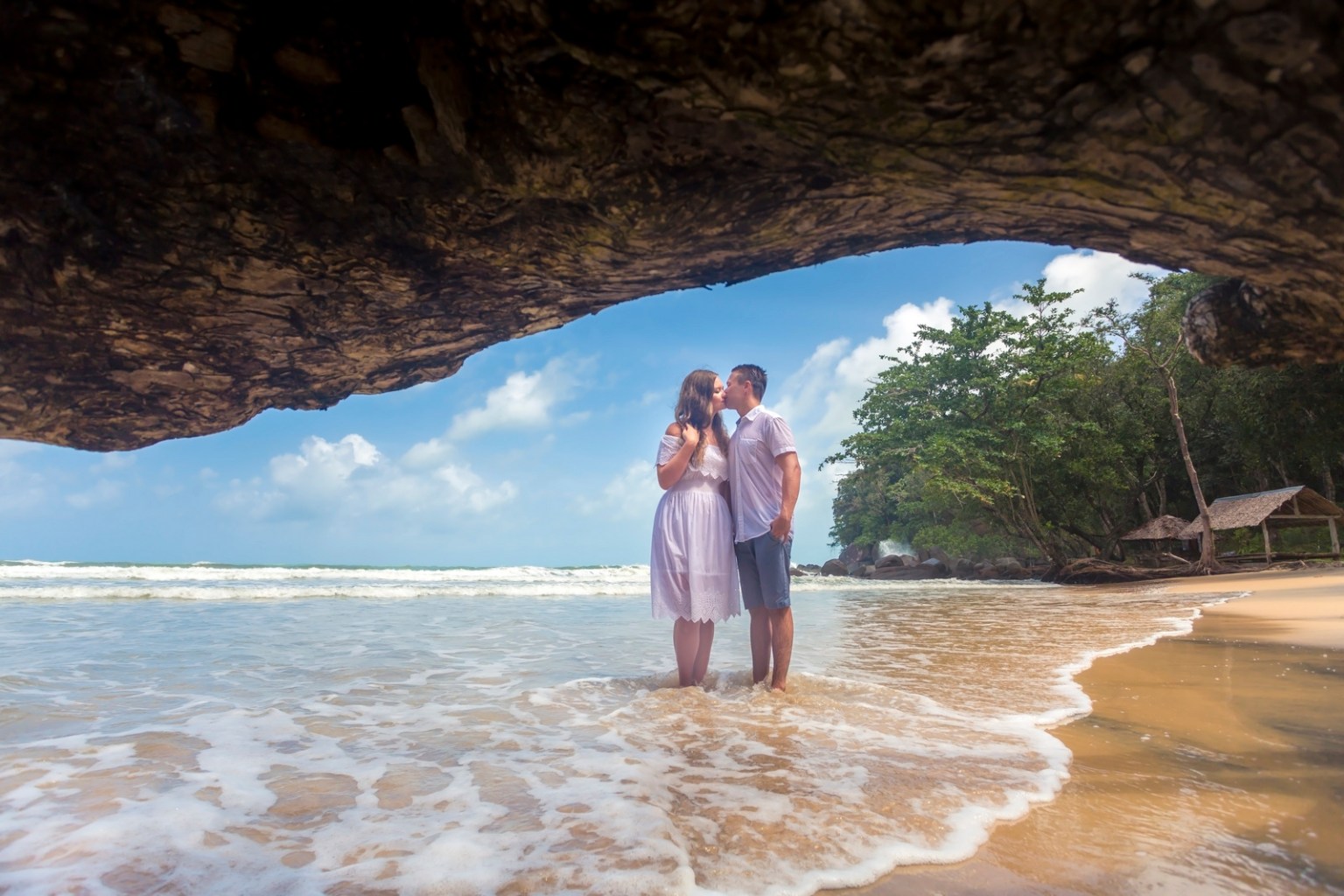 post wedding photo shooting at khao lak