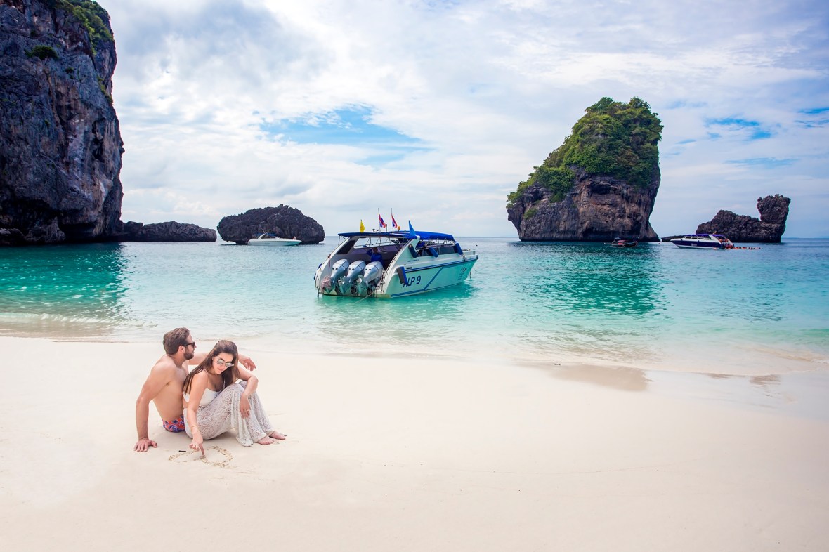 HONEYMOON PHOTOSHOOT AT PHIPHI KRABI Thailand