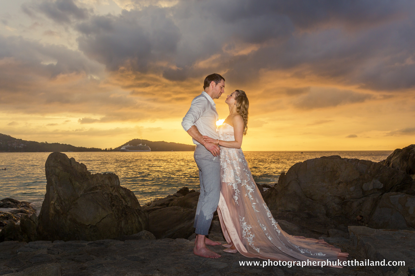 pre wedding photoshoot at kalim beach phuket