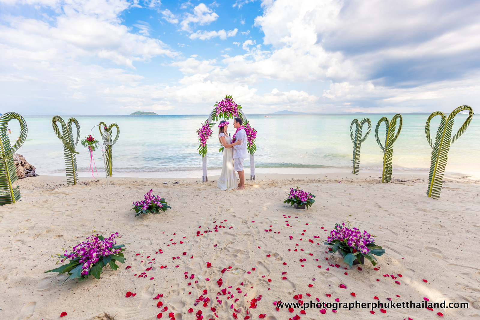 elopement wedding photoshoot at laem tong beach phi phi island krabi