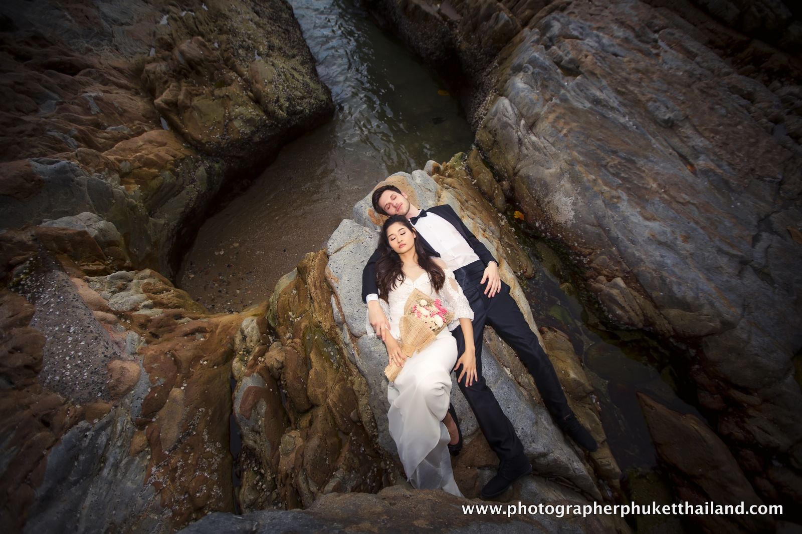 couple photoshoot at kalim beach phuket