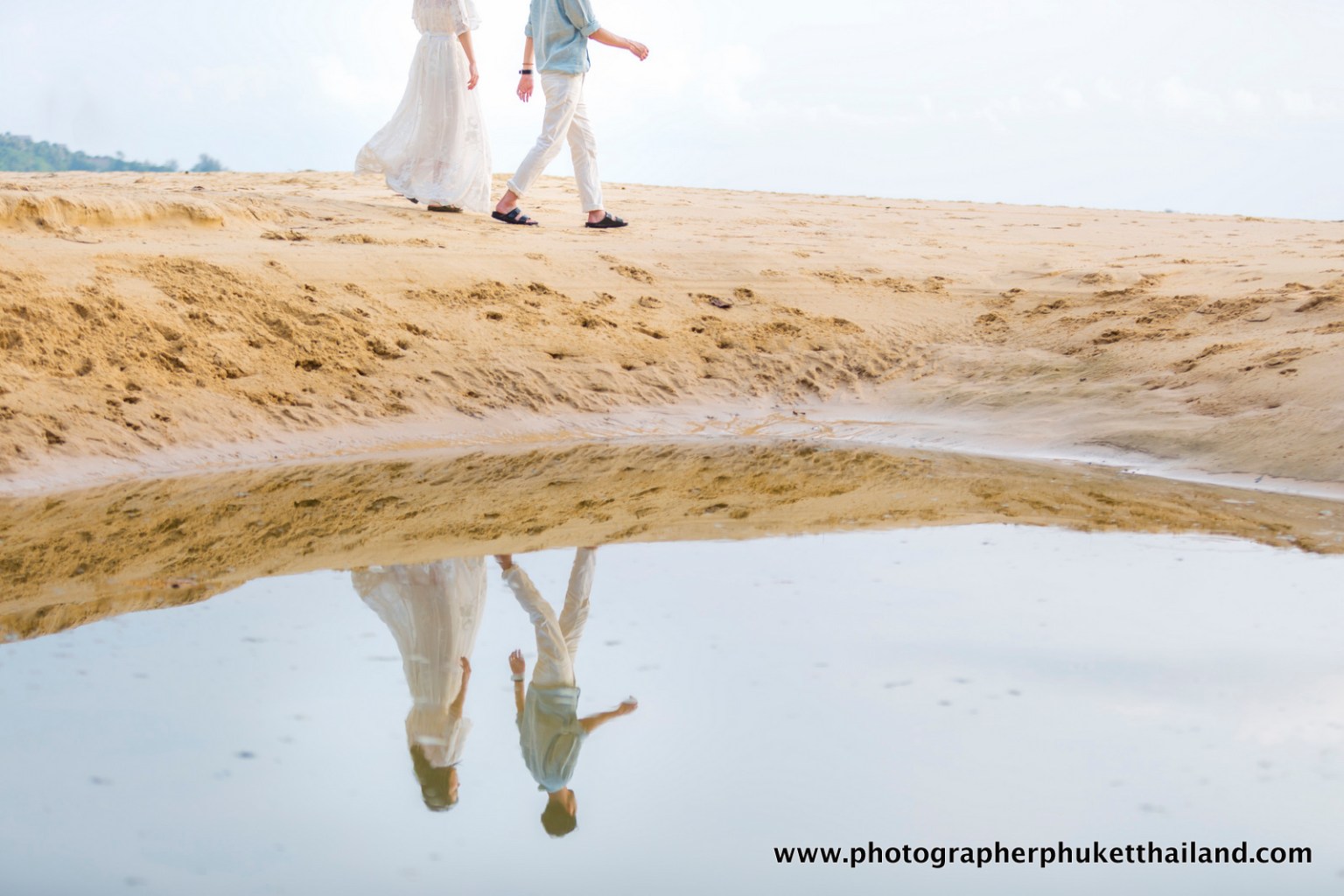 honeymoon couple photoshoot at naithon beach phuket