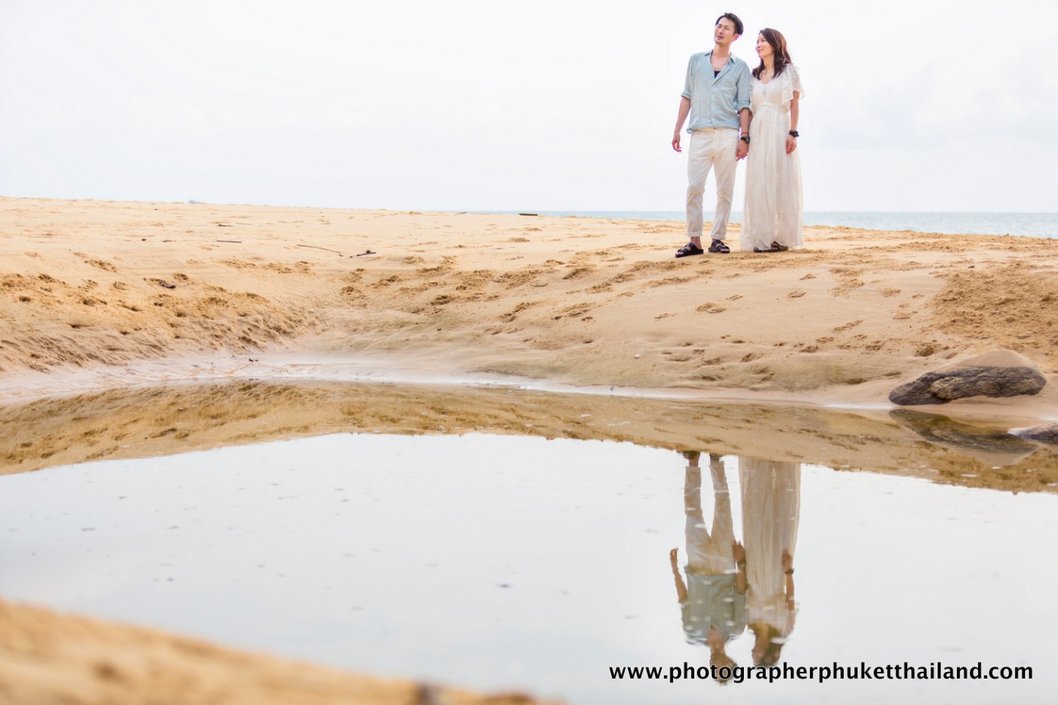 honeymoon couple photoshoot at naithon beach phuket