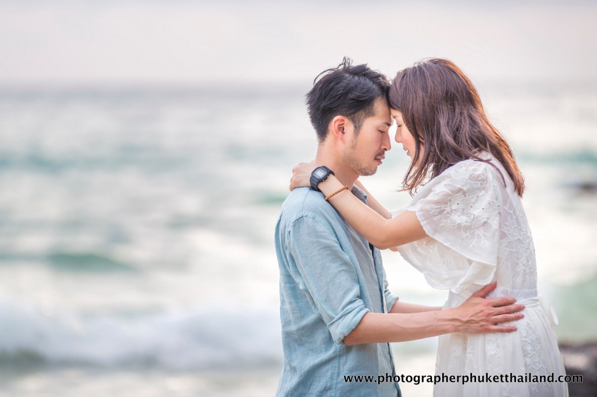 couple photo session at naithon beach