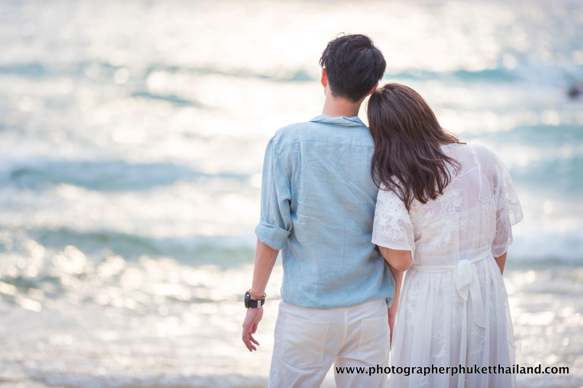couple photo session at naithon beach