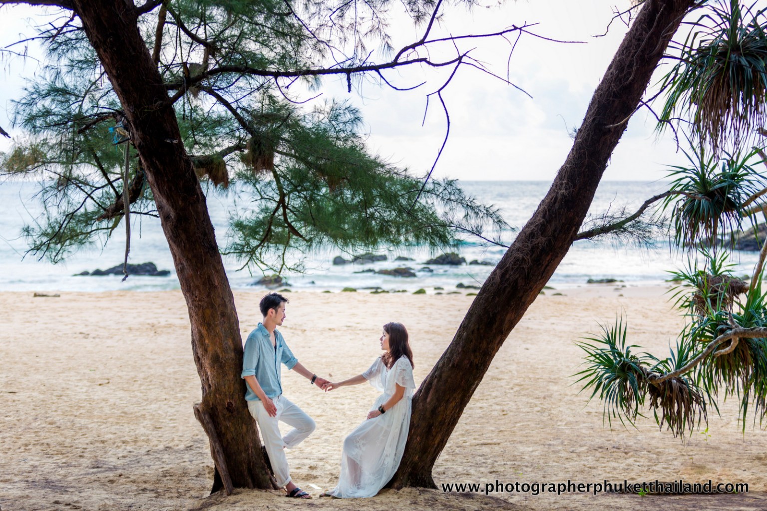 honeymoon couple photoshoot at naithon beach phuket