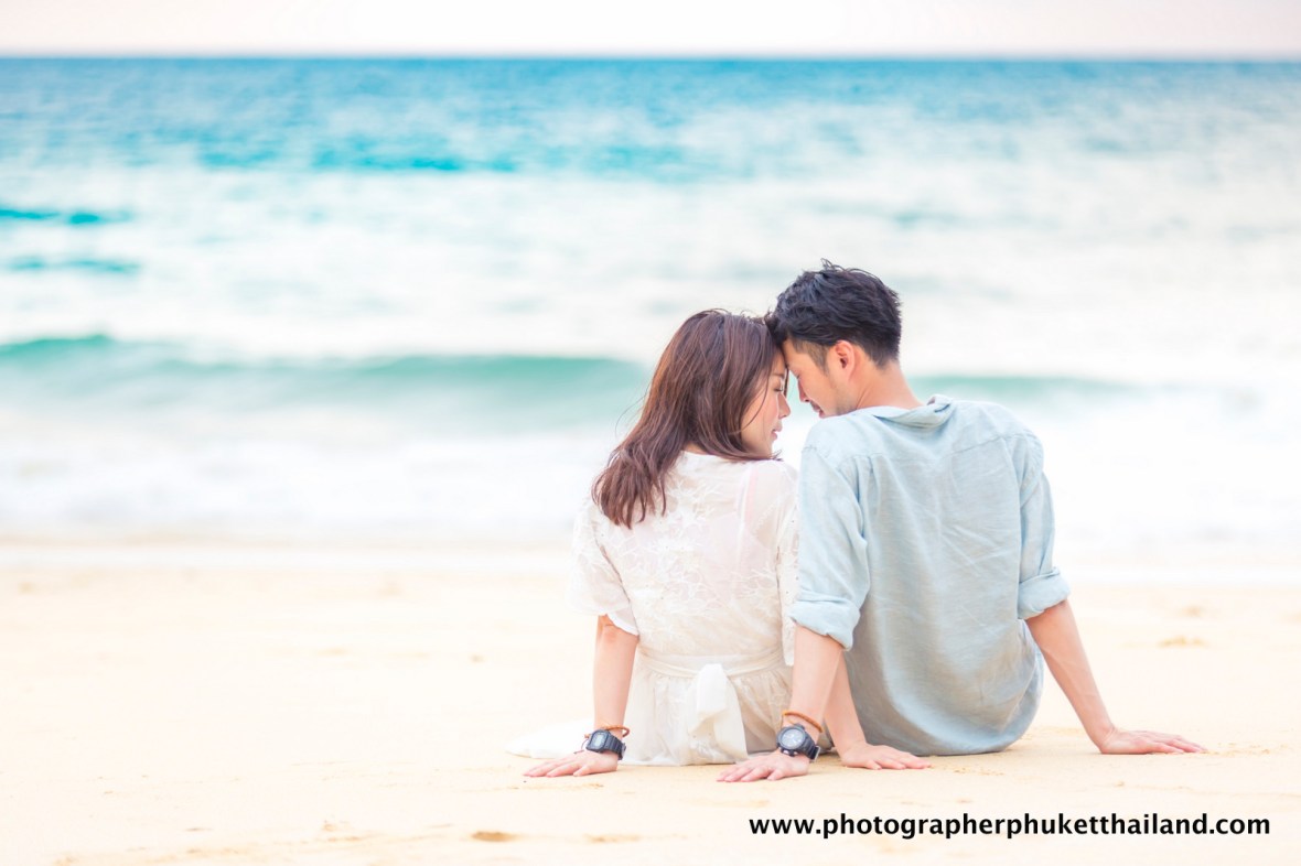 couple photo session at naithon beach